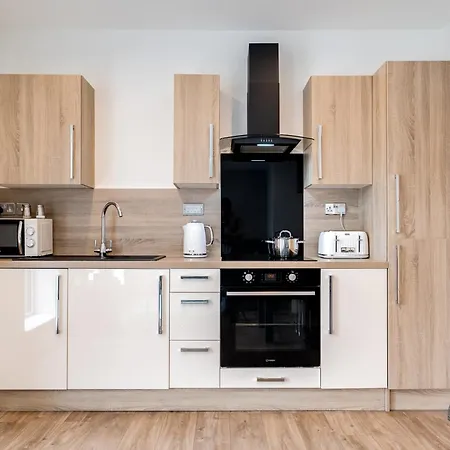 Pluxa Blue Sapphire Luxury Free Parking Free Wifi - Walk Everywhere, Travel, Biz, Leisure